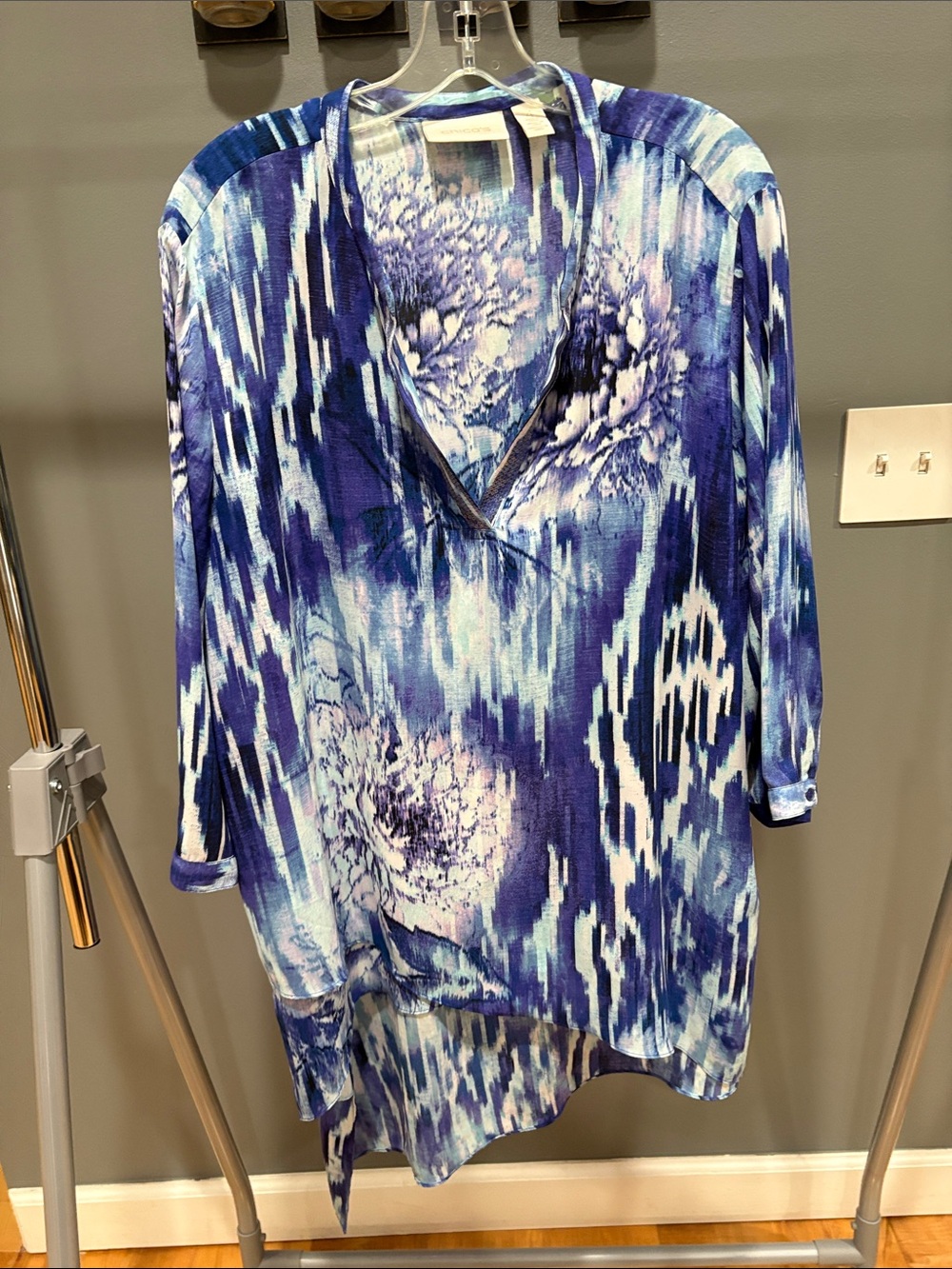 Chico's Blue & White Floral-Print V-Neck Tunic